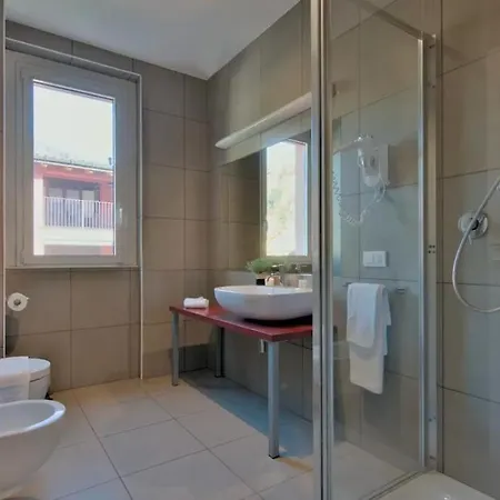 Daire 3 Bedroom Maggiore With Pool *