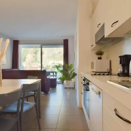 3 Bedroom Maggiore With Pool Daire Maccagno